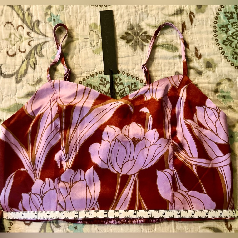 NWT-House of Harlow 1960 Burgundy/Lavender cropped camisole w/ adjustable straps